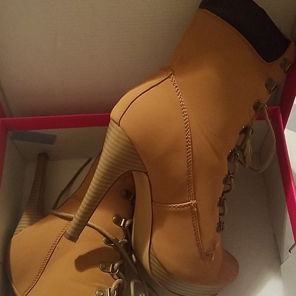 😍Bootie Heels🤩 - Picture 2 of 3